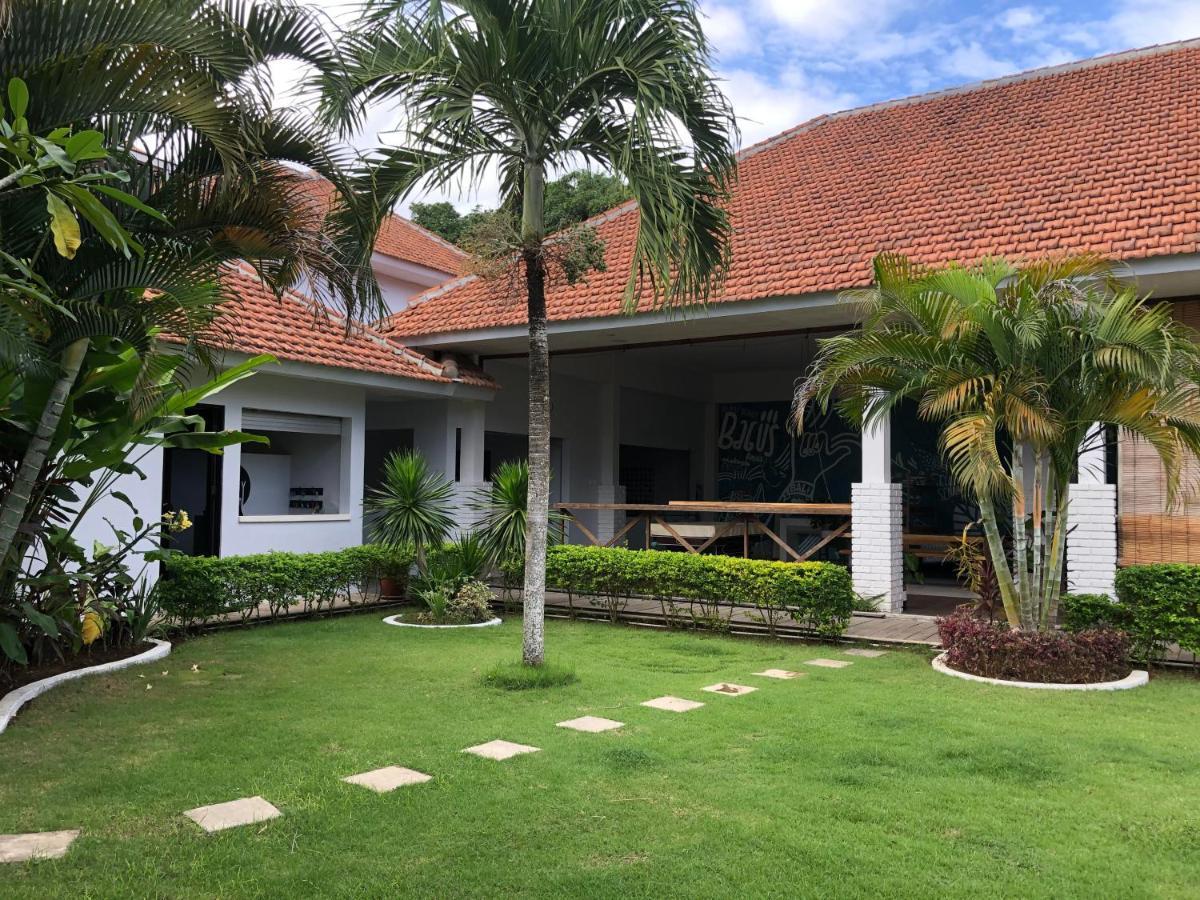 Gatsby Hotel Hostel Uluwatu Esterno foto